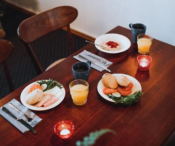 Ξενοδοχείο Tunneli 3*